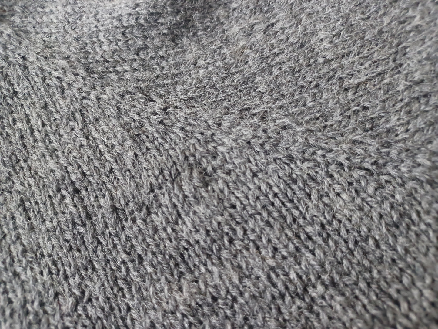 Hand knit soft sweater // made by MUM // gray wool blend