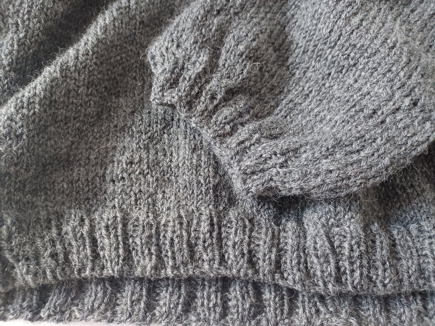 Hand knit soft sweater // made by MUM // gray wool blend
