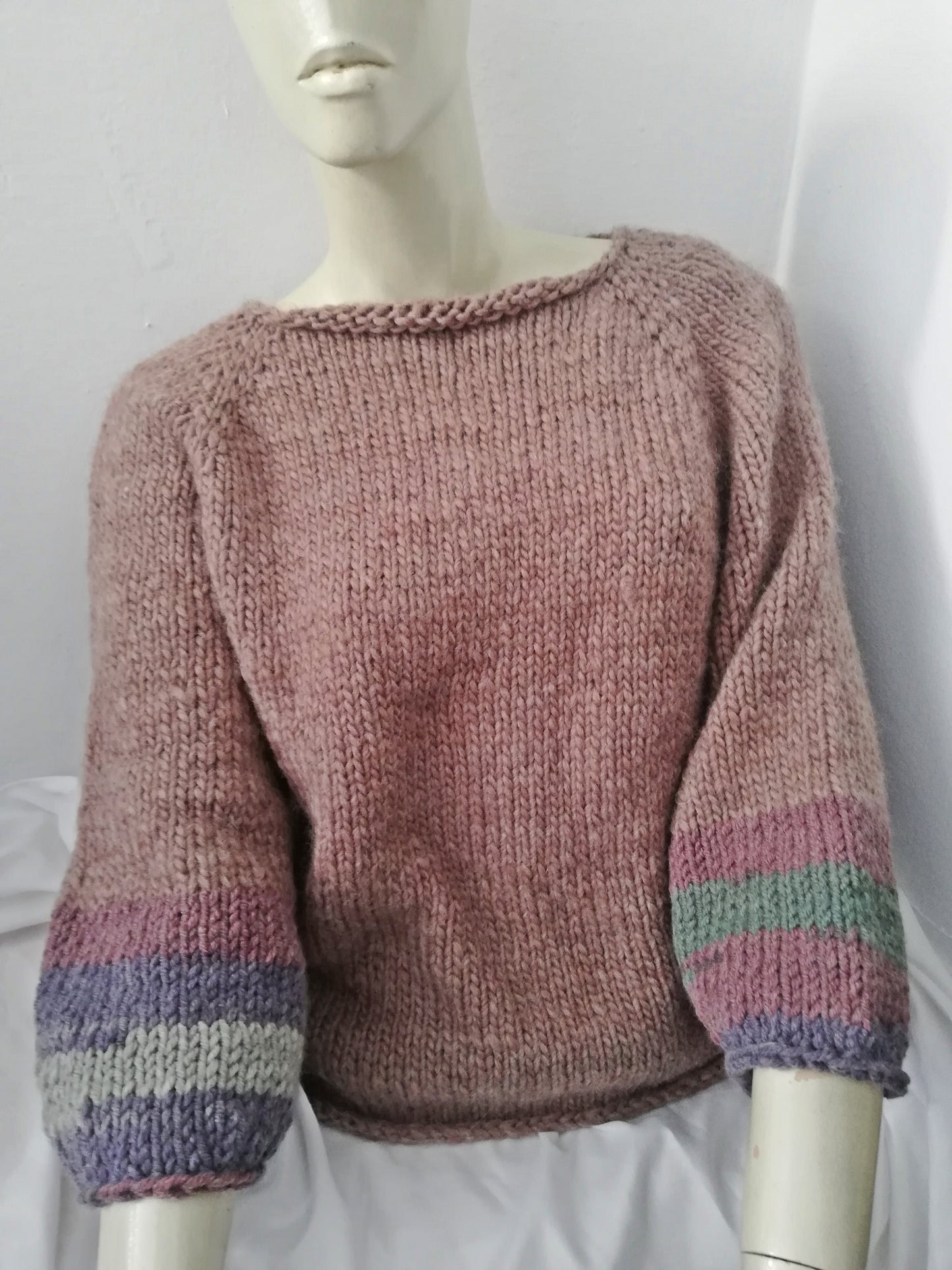Hand knit CHUNKY sweater // made by MUM // Limited edition // different colour sleeves