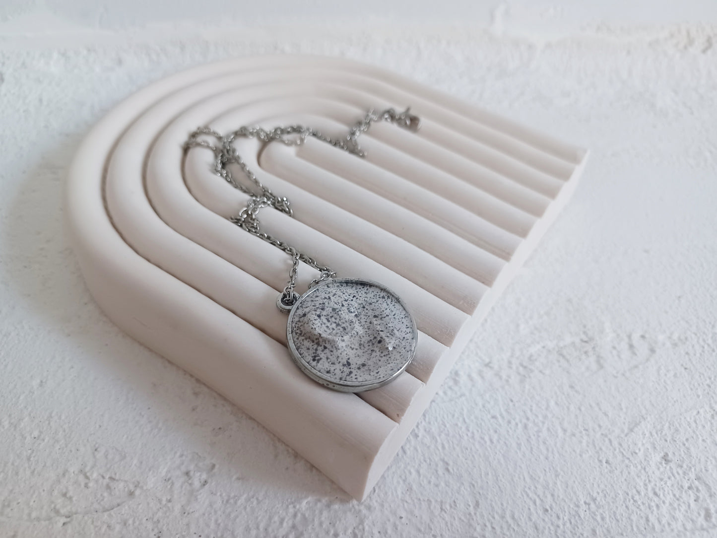 ARCH decorative tray // book holder