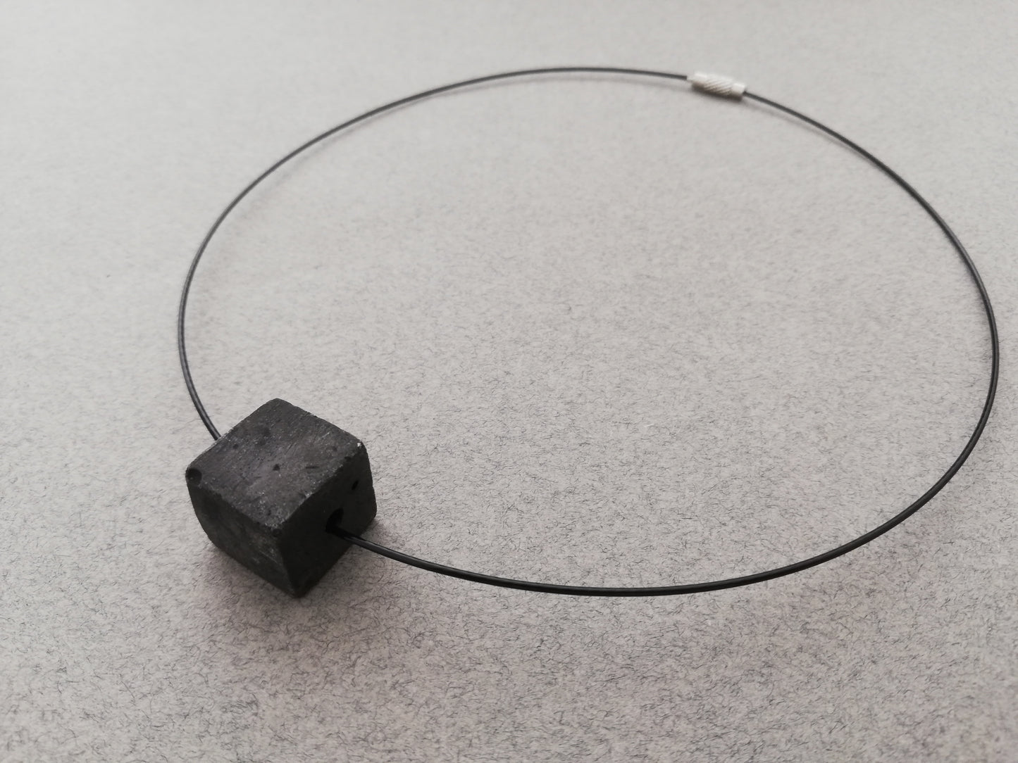 wire necklace / plaster dark cube LIMITED EDITION