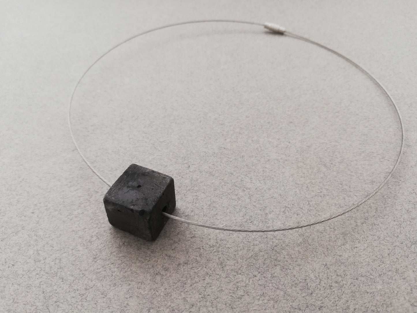 wire necklace / plaster dark cube LIMITED EDITION