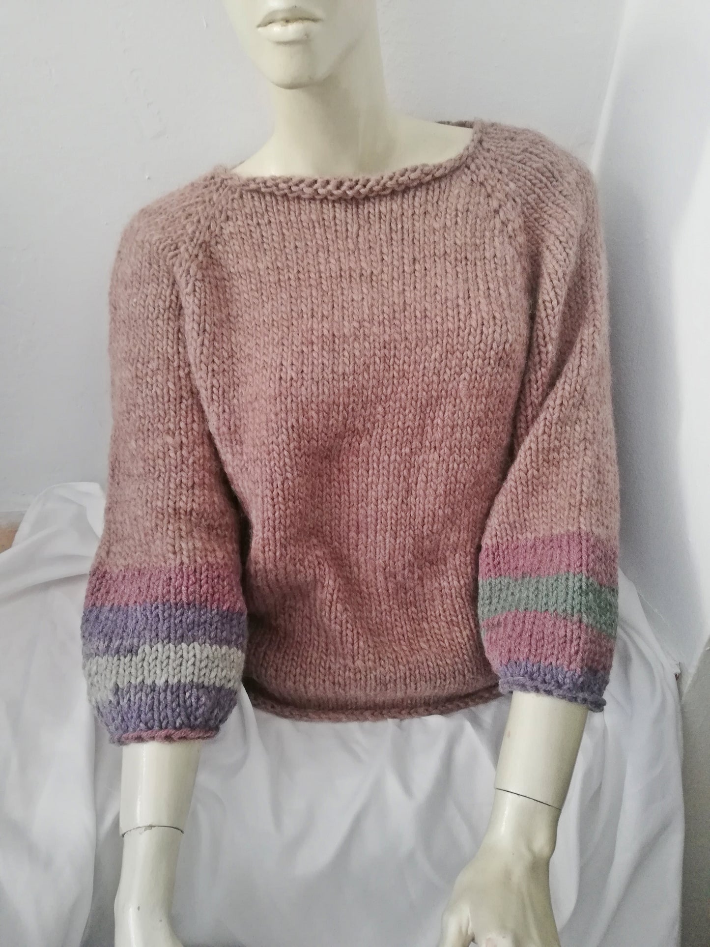 Hand knit CHUNKY sweater // made by MUM // Limited edition // different colour sleeves