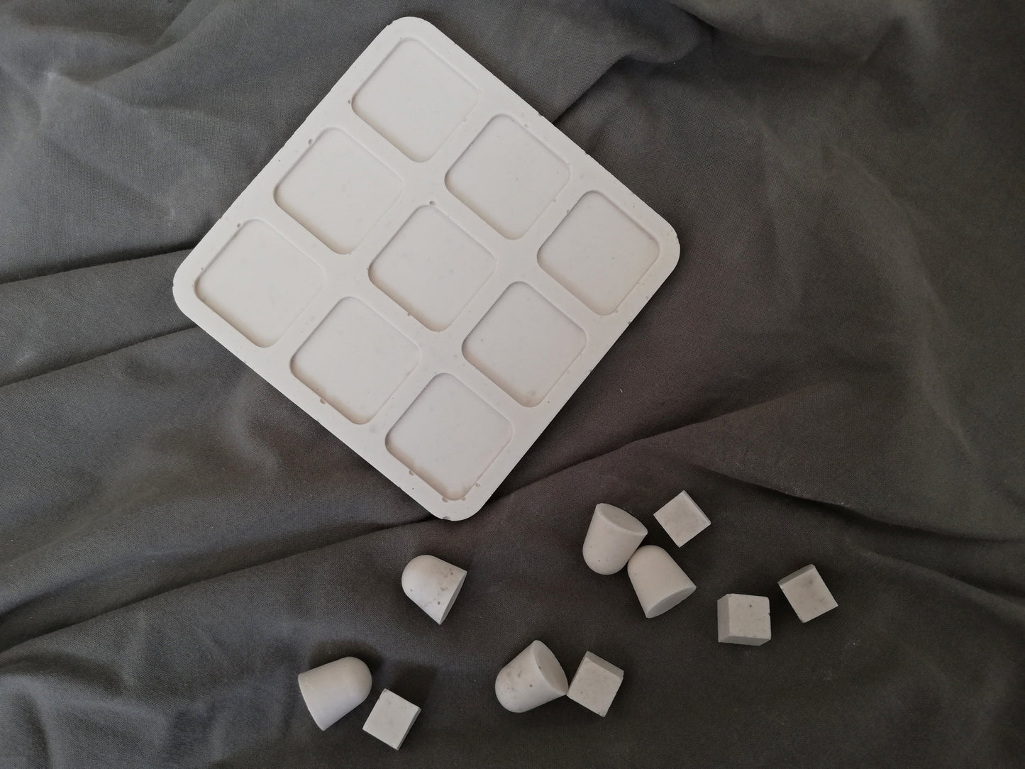 Tic-tac-toe // triliza game // modern version Xs and Os